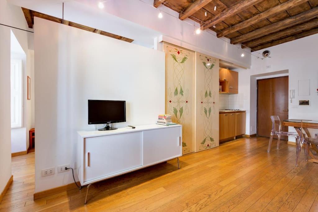 Apartment Barberini 360 Rom